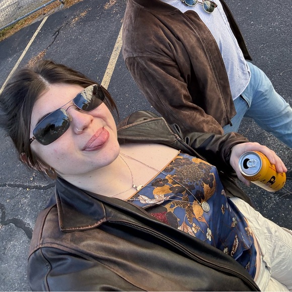 Meet your Posher, Jenny - Picture 1 of 1